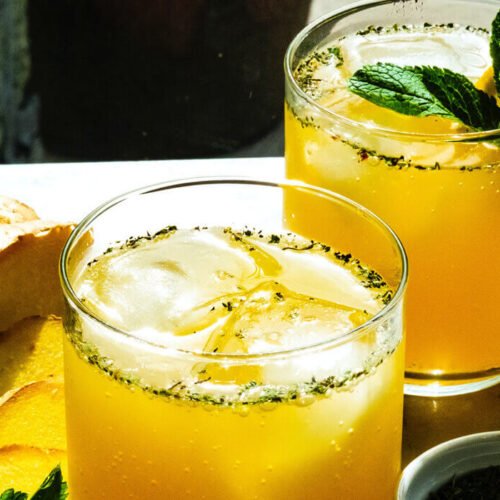 Refreshing Lemonade with Oranges