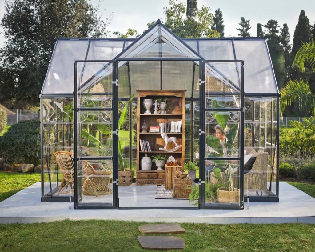Polycarbonate greenhouse